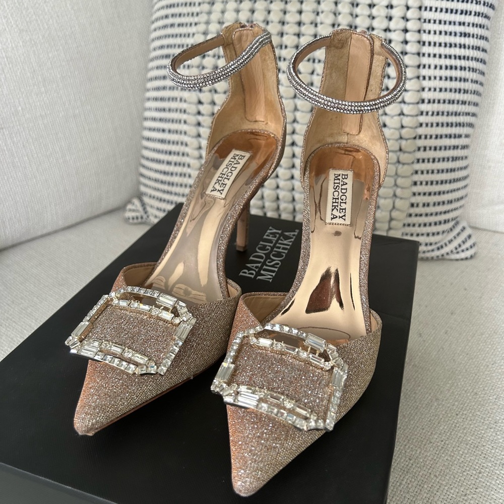 MOVING SALE | Badgley Mischka Marlow Pointed Toe Blush Gold Pumps, Size 8